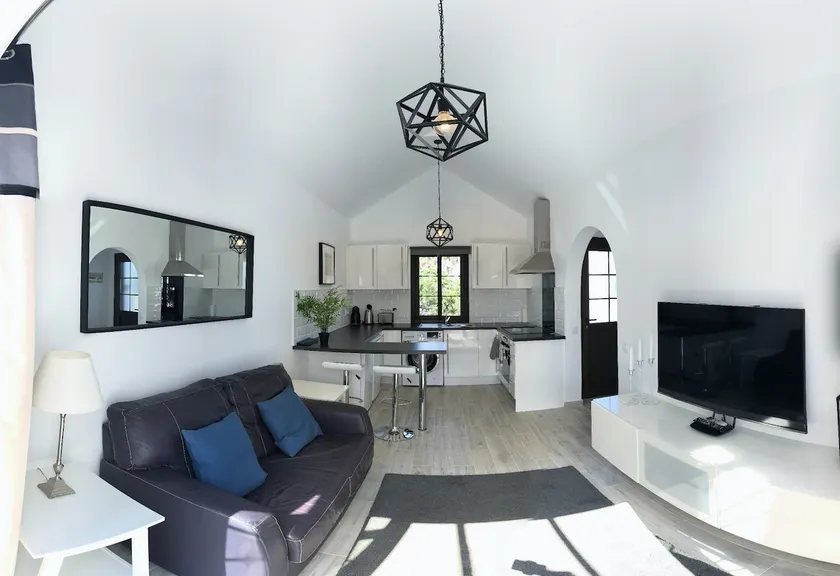 Luxury refurbed Monte Castillo - Image 1
