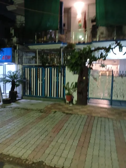 Centrally located home Lucknow - Image 1