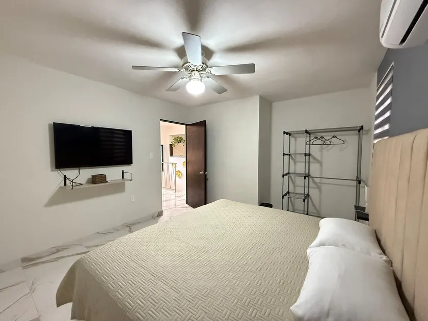 Two-bedroom apartment with covered parking - Image 1