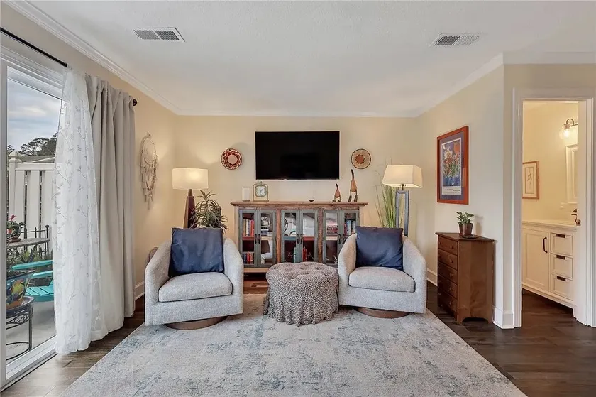 Relaxing Lakeview Stay – Near Beach + Pool - Image 1