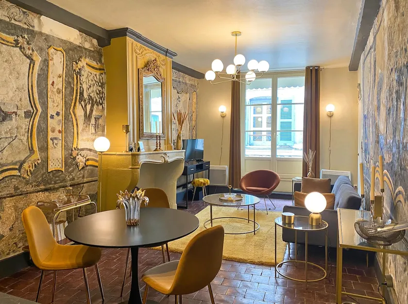 Camille's Frescoes - Tournus - - Image 1