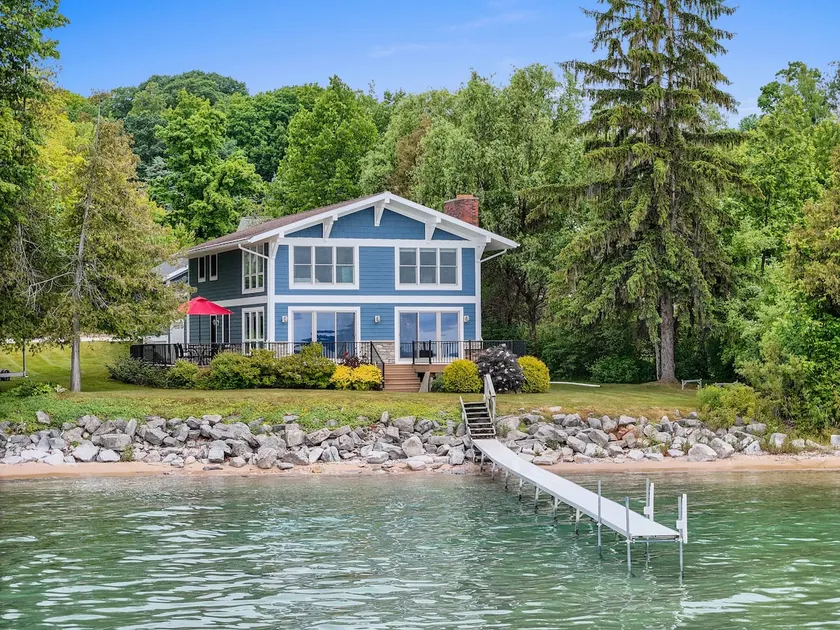 LakeHaus Vibes + Hot Tub - Image 1