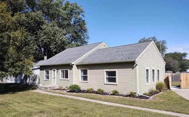Tucker house near Lake Erie - Image 1