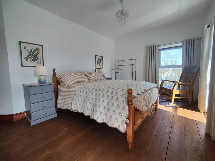 Rustic Pub Stay - 20 minutes from Killarney! - Image 1