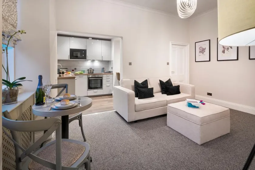 Courtyard Apartments - Image 1