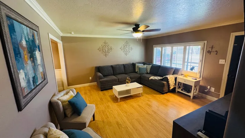 Comfortable in the city center! - Image 1