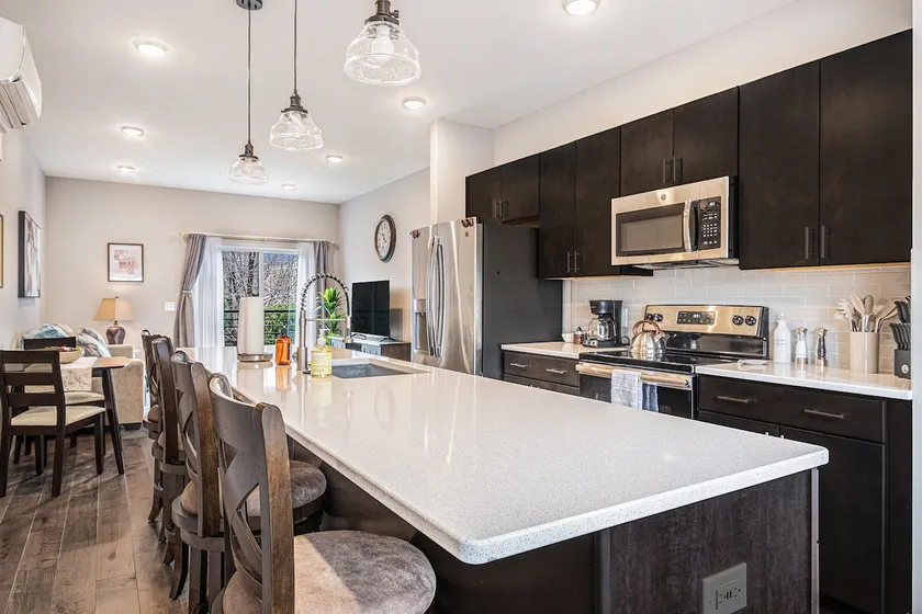 Trendy Townhouse in Midtown Omaha|Rooftop Retreat - Image 1