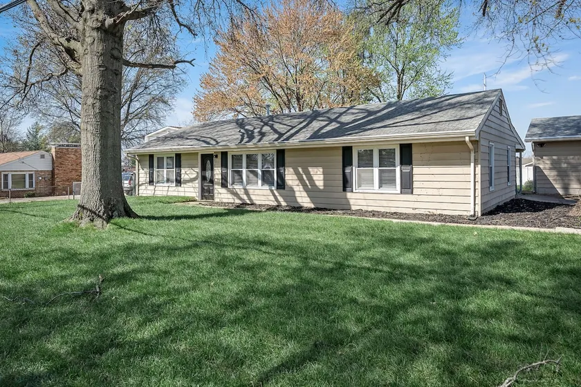 Blair's Cozy Ranch 3 Bed 1 Bath - Image 1