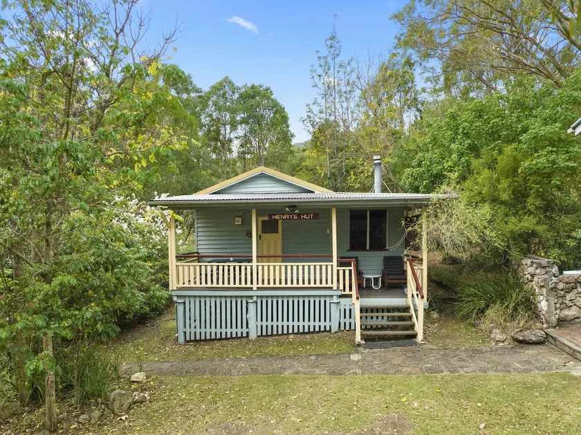 Henrys Hut - Image 1