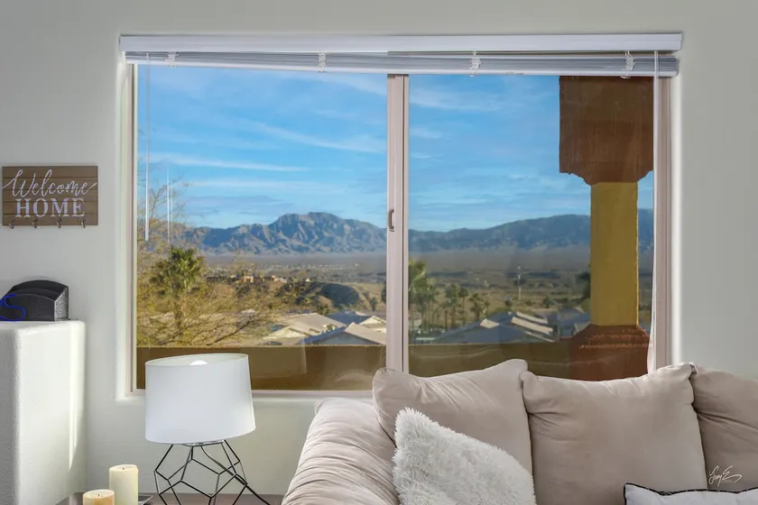 Quiet 3bd/2bath w/ pool spacious condo. - Image 1