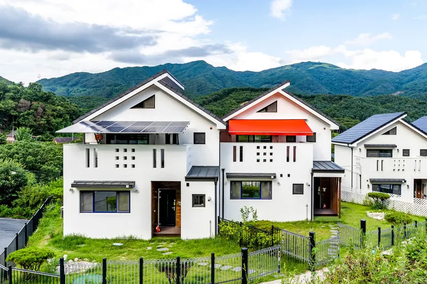 No. 2 A 45-square-meter, 3-story, single-family house with a good view that I wanted to live in at least once - Image 1