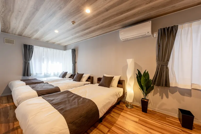 6 beds, group travel | Parking included | FlexCella Higashi Sapporo | 3-minute walk to the subway [FCHG] - Image 1