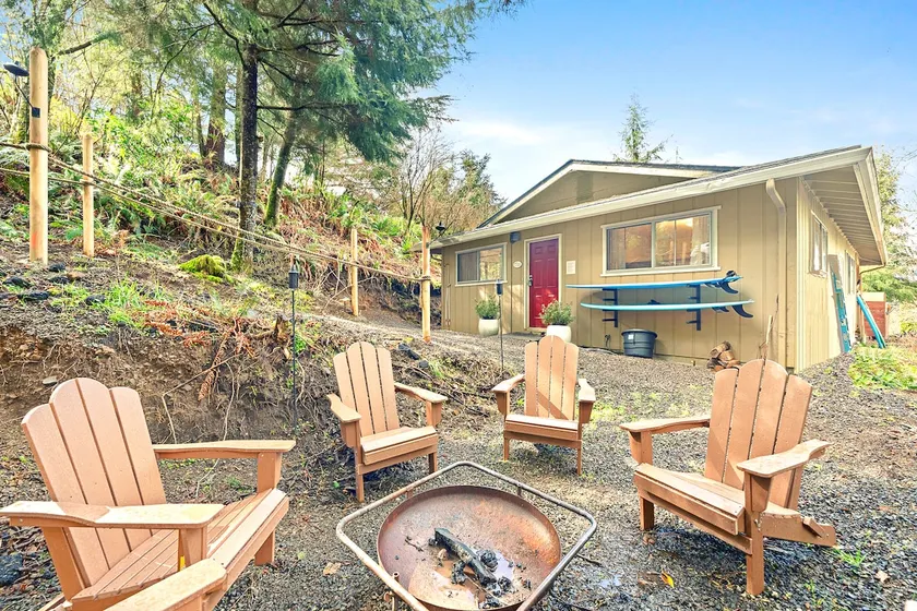 A peaceful, quiet, family-friendly, surf cabin. - Image 1