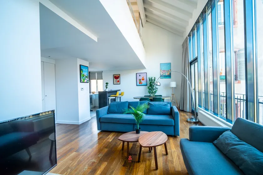 Exceptional duplex with glass walls in the heart of Strasbourg - Image 1
