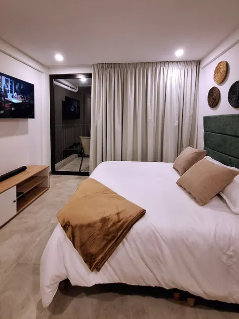 Beautiful loft with balcony, 100 Mb. Total Rest - Image 1