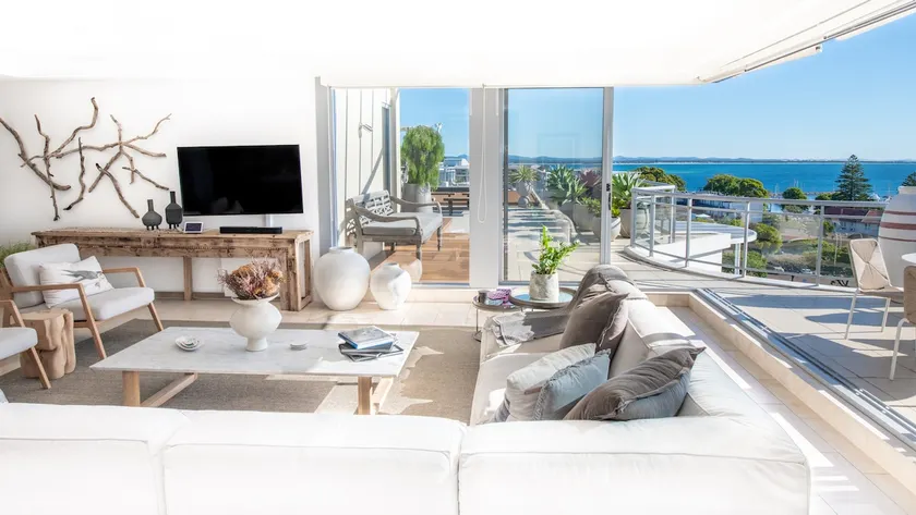 ilanga Nelson Bay - Luxury Penthouse Apartment - Image 1