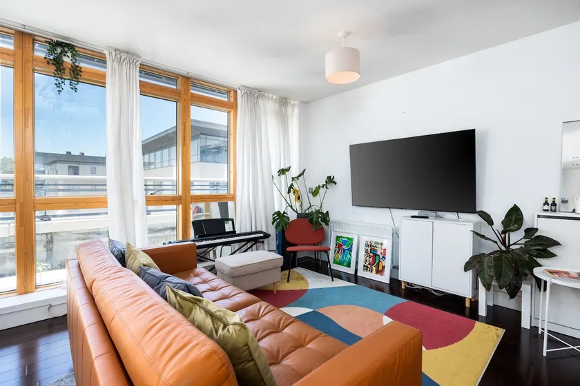 Contemporary Dublin Apt | Balcony & Stunning Views - Image 1