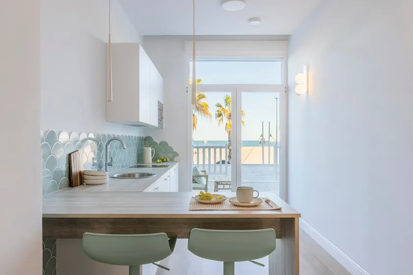 Designer apartment facing the sea - Image 1