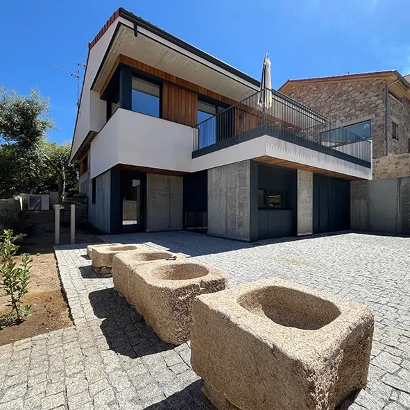 Los Castaños - Image 1