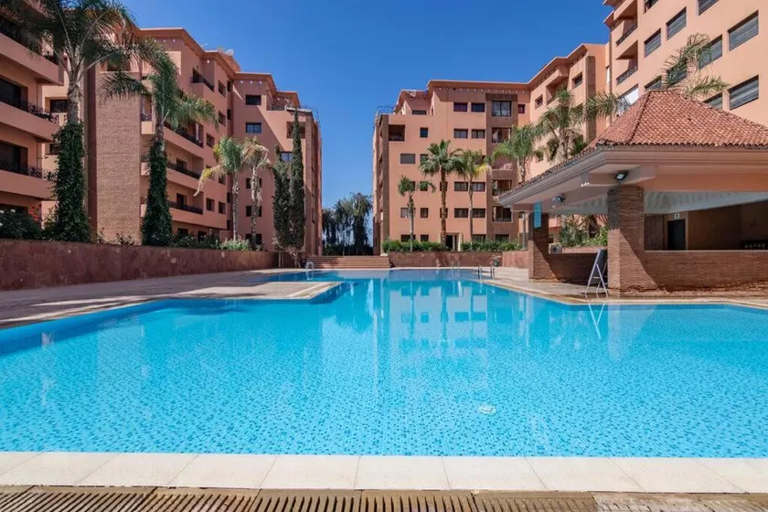 Apartment with Pool in Downtown Menara Mall - Image 1