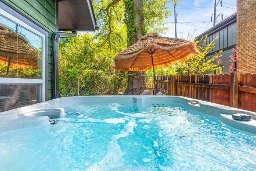 Walkable | Hot Tub | The Beacon Retreat - Image 1