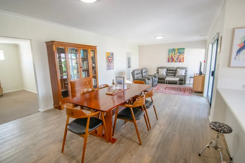 Lakeside Living - Image 1