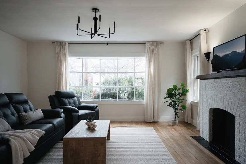 The Stylish Apartment | 5 Minutes to Downtown - Image 1