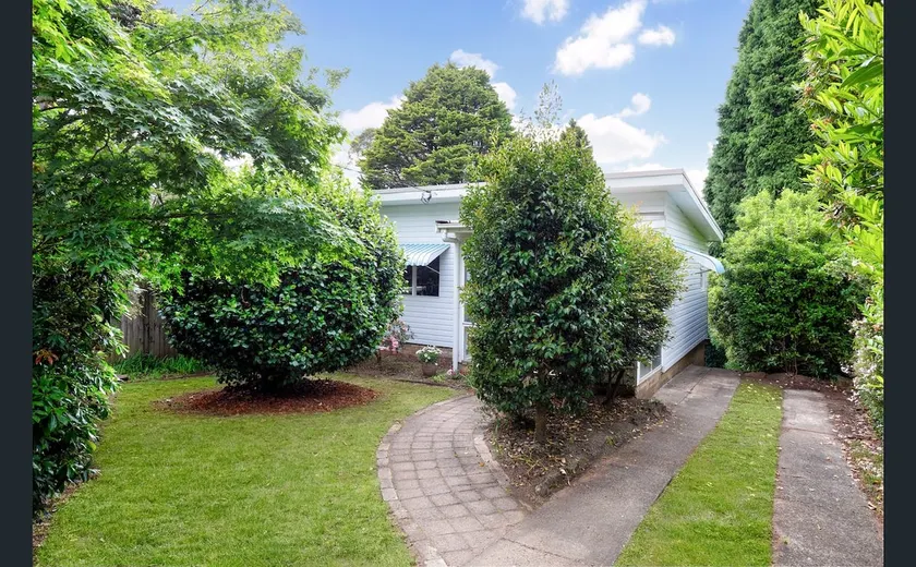 Camellia Cottage - Image 1
