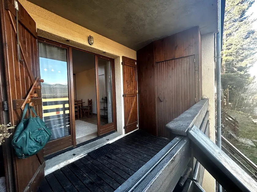 Charming studio with south-facing terrace - Image 1