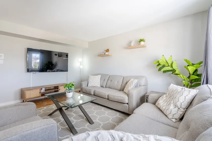 5BR Home/Sleeps14/NearFanshawe&WesternFair - Image 1