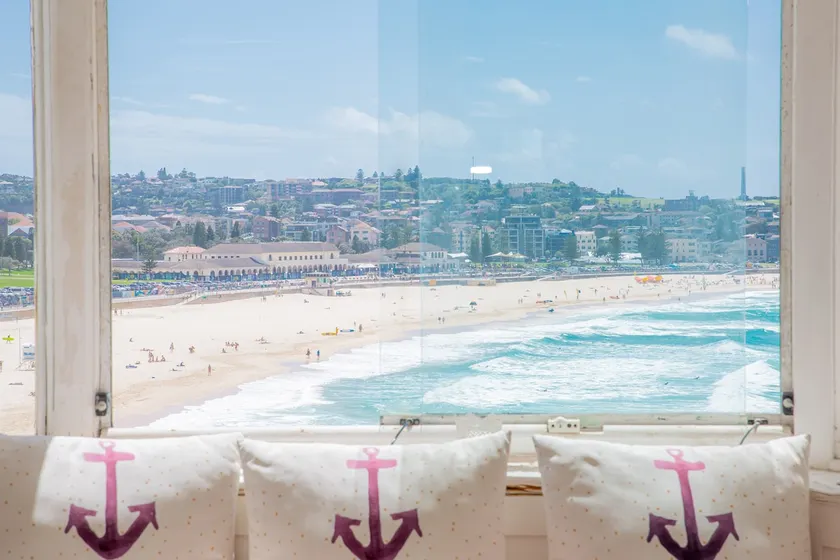Stunning Bondi Beach Ocean View full apartment - Image 1
