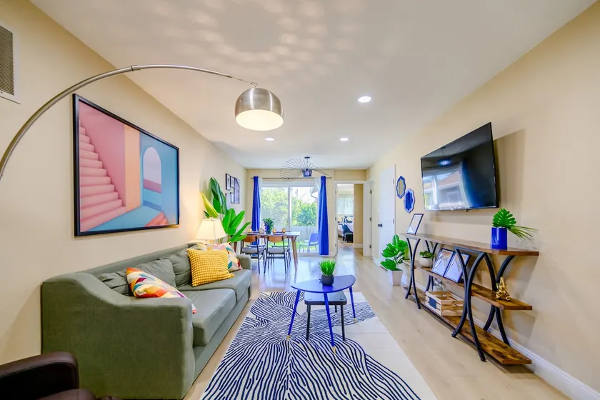 Bright & Modern 2BR Retreat– Stylish & Central - Image 1