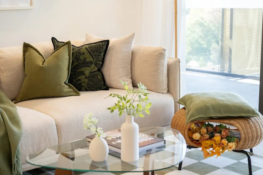 Dickson Stylish 2BR Apt Near ANU w Parking n Gym - Image 1