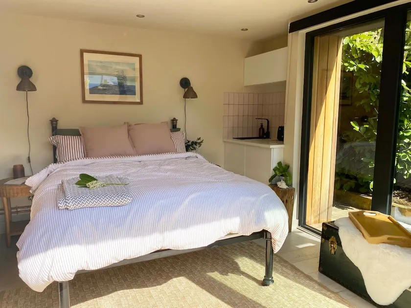 The Mermaid Cabin- your secret Whitstable escape. - Image 1