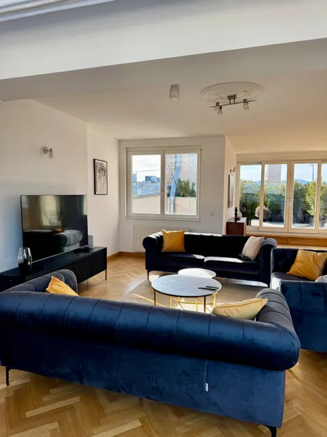 Vienna Crown Penthouse-Rathaus View - Image 1