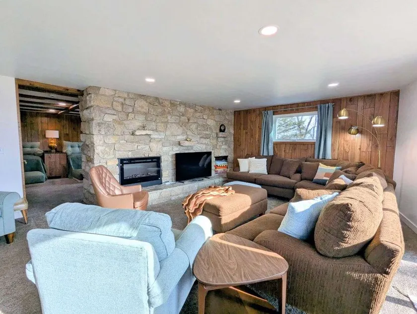 Hillview House - Image 1
