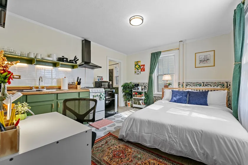 Isles Room @ WhiteWater / Sleeps 2 / NO FEES! - Image 1