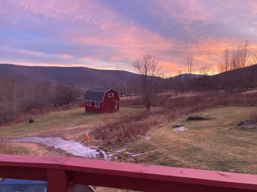 Koppla av i badtunnan under Catskill Stjärnor - Image 1
