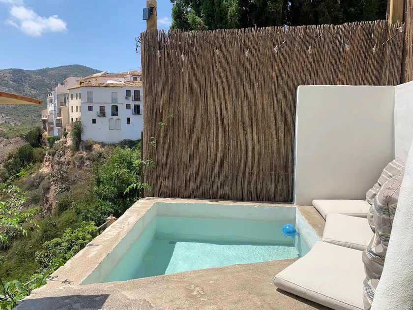 Luxury frontline village house with pool & seaview - Image 1