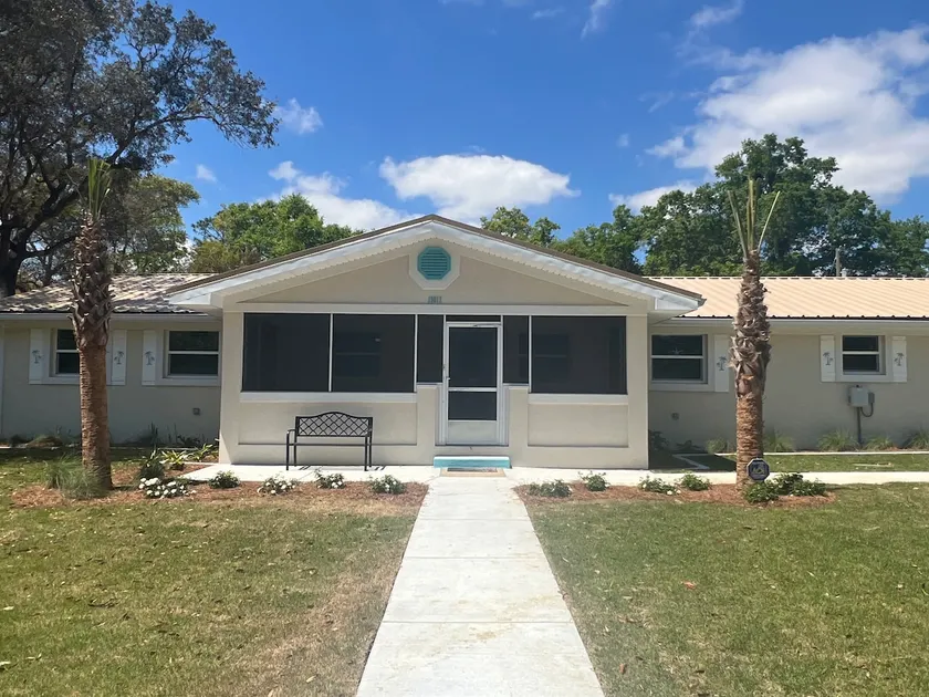 Coastal pool house - sleeps 15 - Image 1