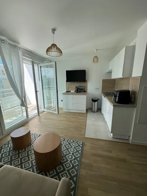 Absolute calm, very close to the station, comfortable studio. - Image 1