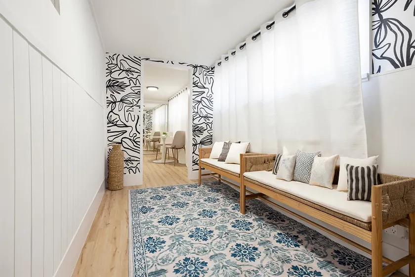 Amazing Beach Stay, King + Full Beds - Image 1