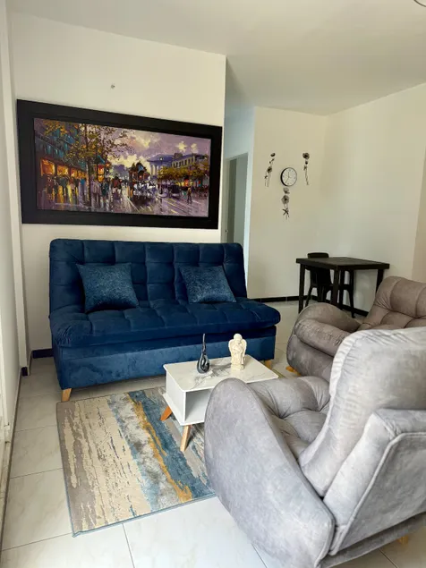 Full Los Angeles Apartment - Image 1