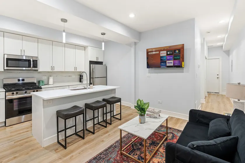 Luxury Oasis | 1 BR | Near City | Free Parking - Image 1