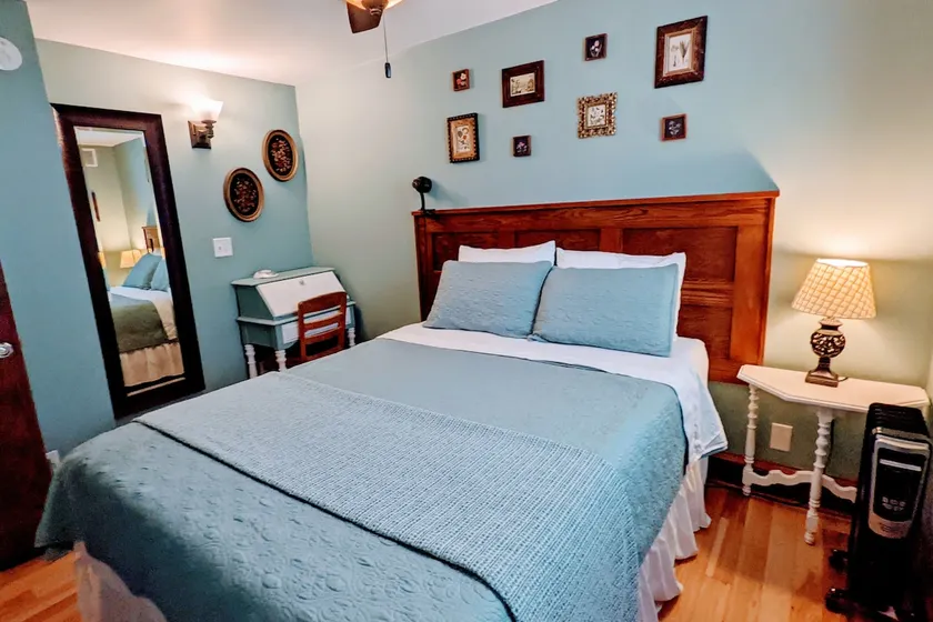 DT+Bikes+Pvt Suite+Jacuzzi+Parking+Near Campus - Image 1
