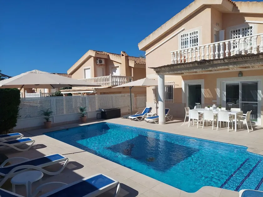Private pool, terrace, sea views, wifi, sunbeds - Image 1