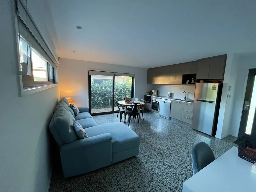 Private Executive Sanctuary in Parliament District - Image 1