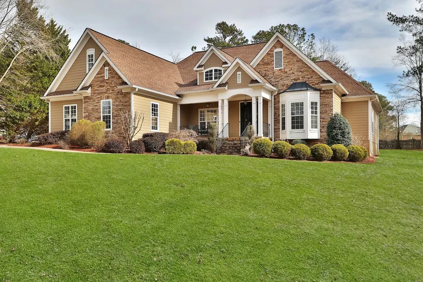 LUXURY ESTATE w/ Pool,Jacuzzi, Theatre & More - Image 1