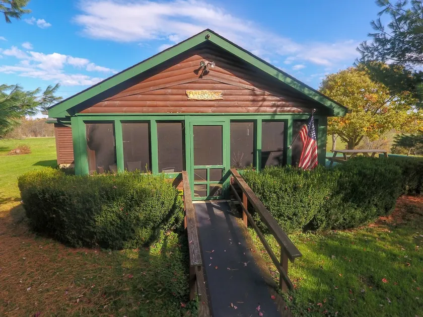 Lodge near Hocking Hills w/ Pool, Hot Tub & views - Image 1