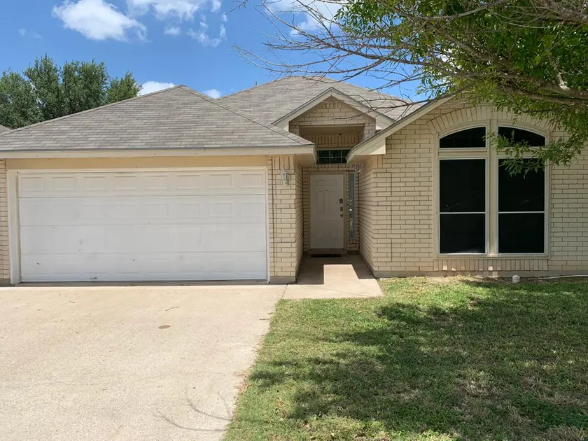 Complete House Mc Allen/3 Rec/2 Bathrooms/ 6 guests - Image 1